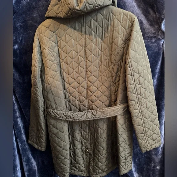 Vince Camuto Olive Quilted Puffer Jacket - Picture 4 of 4